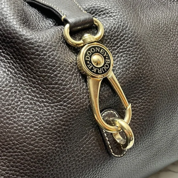 Dooney & Bourke Belvedere Logo Lock shoulder bag in black pebbled leather. W/COA - Picture 6 of 14